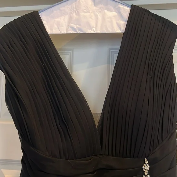 Formal, worn as Mother of the Bride long, black, dress with small train. Sz 14 - Picture 2 of 9